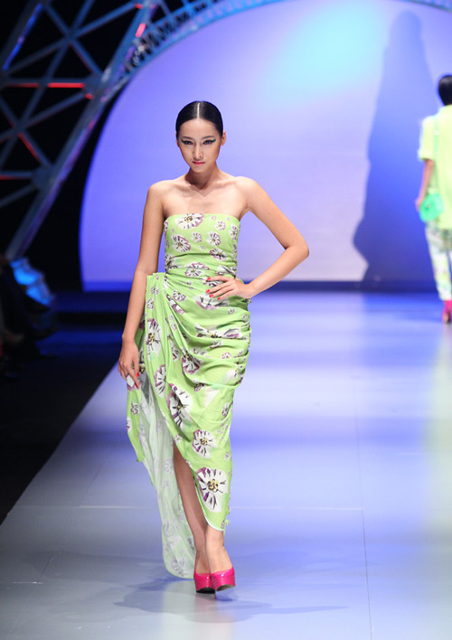 Ngôi vị quán quân Project Runway gây tranh cãi - 8