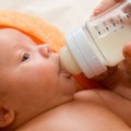 Làm mẹ - Có nên dồn sữa bú dở cho con bữa sau?