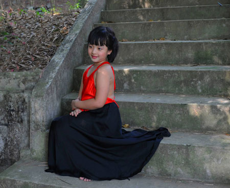 Ngắm vẻ đáng yêu của con gái Chiều Xuân - 4