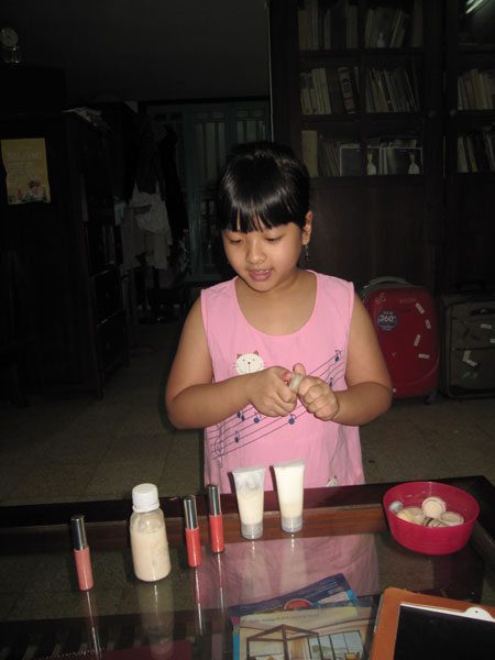 Ngắm vẻ đáng yêu của con gái Chiều Xuân - 6