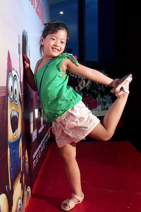 Ngắm vẻ đáng yêu của con gái Chiều Xuân - 5