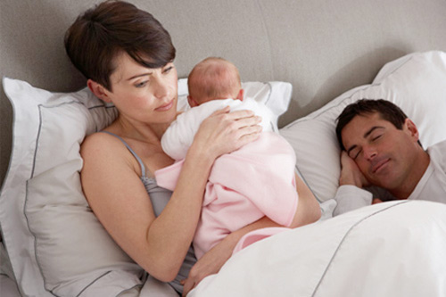 Khốn khổ phải kiêng chồng khi ở cữ - 2