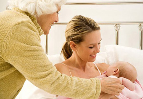 Khốn khổ phải kiêng chồng khi ở cữ - 1