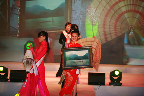 TS Kim Hồng cùng thí sinh bảo vệ Cù Lao Chàm - 16