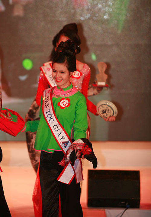 TS Kim Hồng cùng thí sinh bảo vệ Cù Lao Chàm - 11