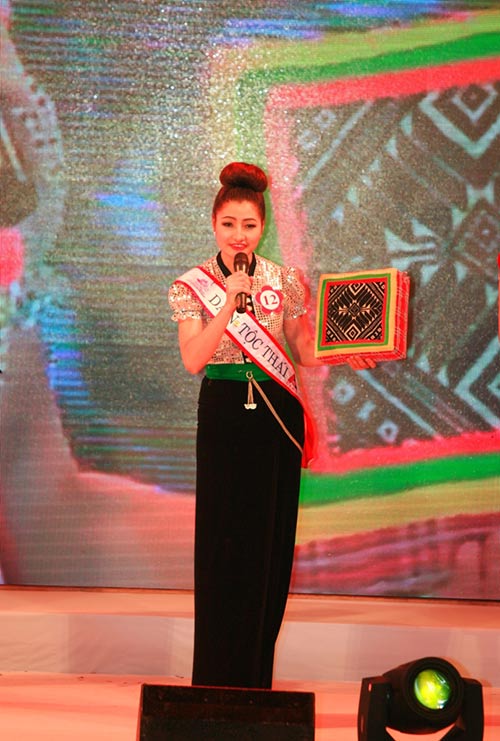 TS Kim Hồng cùng thí sinh bảo vệ Cù Lao Chàm - 12