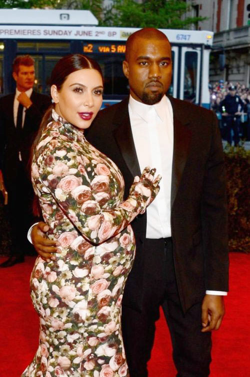 Báo chí chật vật săn ảnh con gái Kim Kardashian - 1