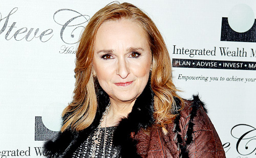 Angelina Jolie bị phản đối cắt bỏ ngực - 2