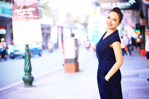 Eva đẹp: Nàng MC một con vẫn #039;son sắc#039; - 17