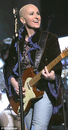 Brad cáu vì sao nữ phản đối Angie cắt ngực - 3