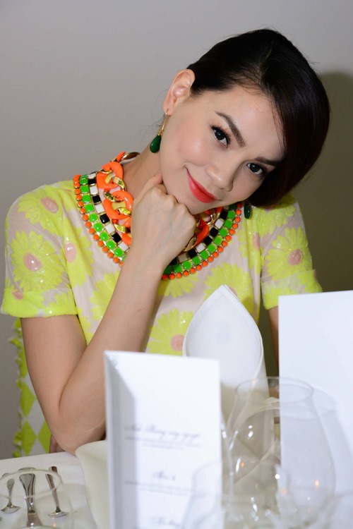 Hà Tăng quyến rũ một mình dự tiệc - 4