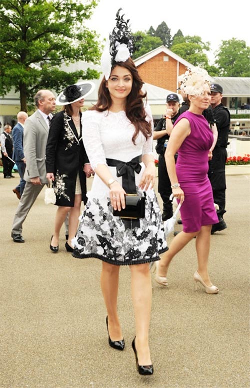 HH đẹp nhất thời đại lấy lại vóc dáng sau sinh - 4