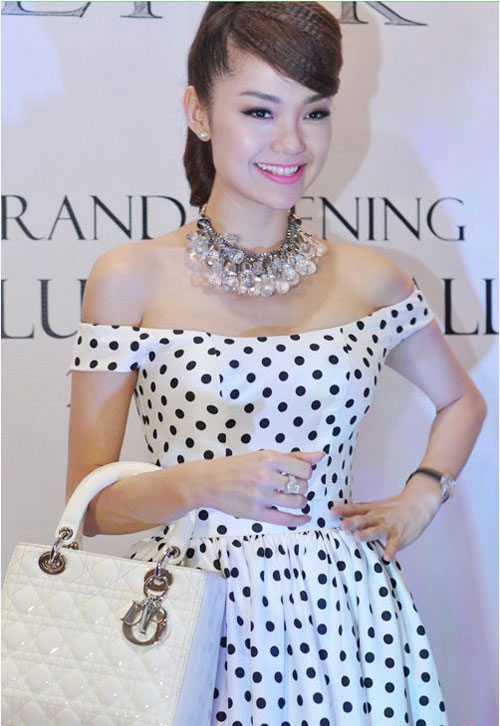 Chấm bi cổ điển hớp hồn mỹ nhân Việt - 4