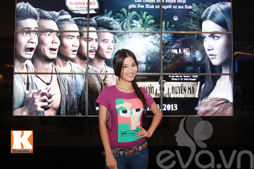 Diễm My 9X quot;hí hửngquot; đi xem phim ma cùng mẹ - 3