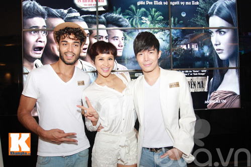 Diễm My 9X quot;hí hửngquot; đi xem phim ma cùng mẹ - 10