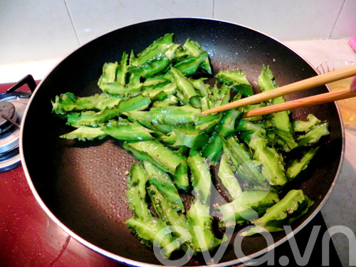 Giòn giòn đậu rồng xào thịt bò - 7