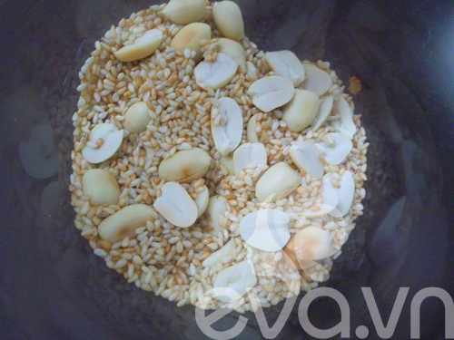 Tự làm sữa đậu nành vị vừng lạc - 4