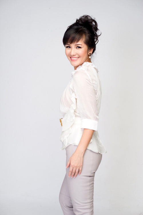 Hồng Nhung: Tôi phải quot;vất vảquot; đưa các em về - 4