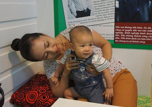 Thúy Hiền tình cảm bên con trai Thúy Vinh - 4