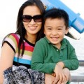Làng sao - Vợ cũ Lam Trường rạng rỡ bên con trai