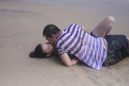 quot;Bắt gặpquot; Trang Nhung hôn say đắm bạn diễn - 5