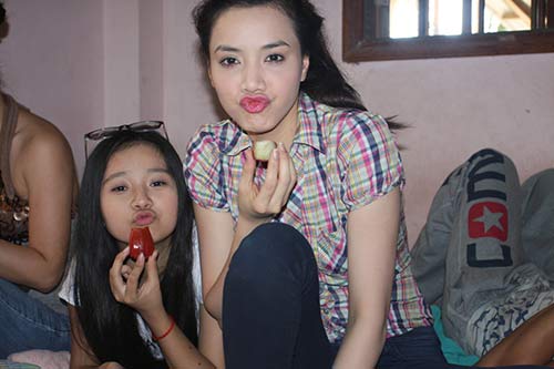 quot;Bắt gặpquot; Trang Nhung hôn say đắm bạn diễn - 12