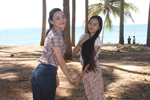 quot;Bắt gặpquot; Trang Nhung hôn say đắm bạn diễn - 10