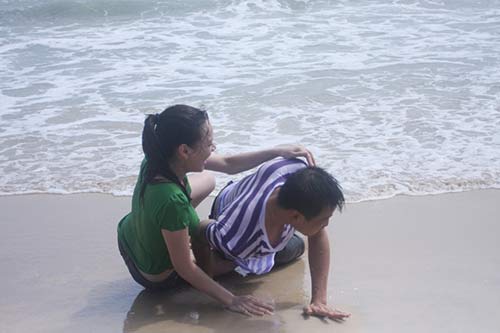 quot;Bắt gặpquot; Trang Nhung hôn say đắm bạn diễn - 6