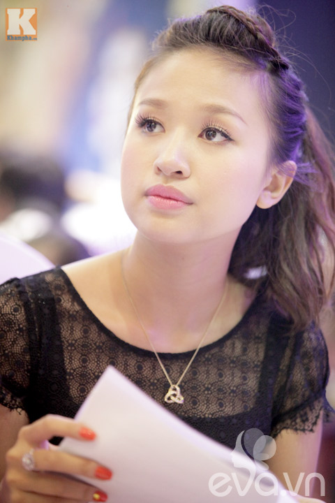 Đan Lê xinh đẹp làm đạo diễn chương trình - 11