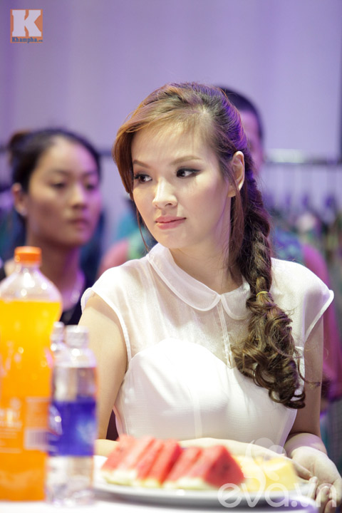 Đan Lê xinh đẹp làm đạo diễn chương trình - 3
