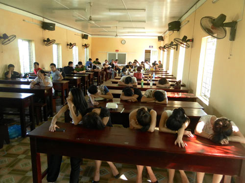 33 quot;dân chơiquot; dính ma túy tại sàn nhảy đất Cảng - 1