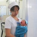Tin tức - Một sản phụ đẻ rớt ở "cà phê bệt" Hàn Thuyên