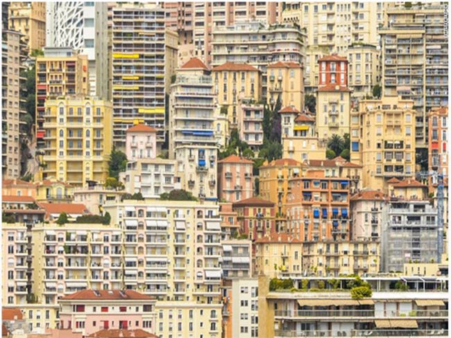 Khảo sát của Global Property Guide tại 112 thành phố trên toàn thế giới, thành phố Monte Carlo của vương quốc Monaco là nơi có giá thuê nhà đắt nhất trên thế giới với mức giá thuê trung bình là 10.099 USD/một tháng cho một căn hộ là 120 mét vuông (khoảng 1.292 feet vuông).
