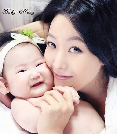 Kim Hee Sun: Từ Đệ nhất mỹ nhân đến bà mẹ trẻ - 17