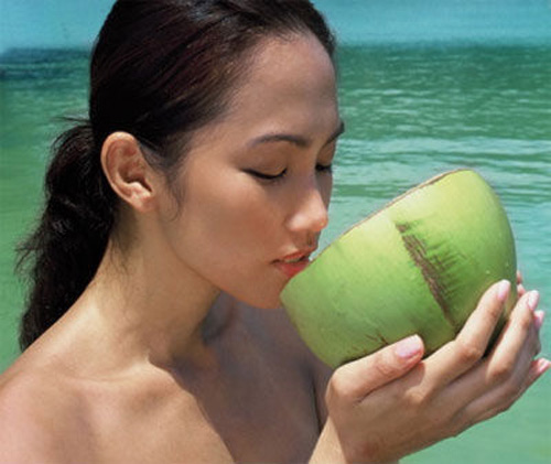 quot;Phụ nữ cứ dùng nước dừa là đẹpquot; - 3