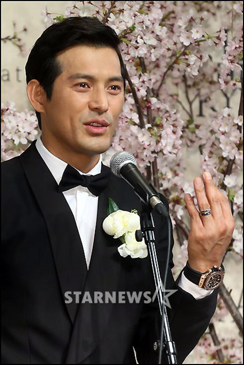 Mỹ nam Oh Ji Ho bật khóc trong ngày cưới - 5