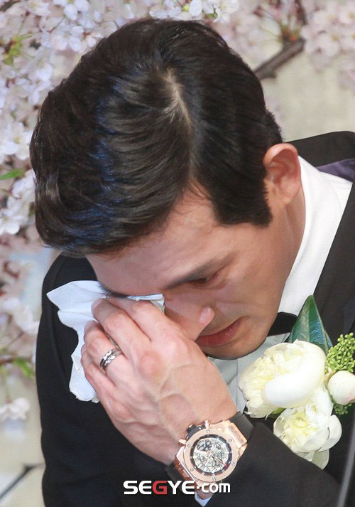 Mỹ nam Oh Ji Ho bật khóc trong ngày cưới - 3