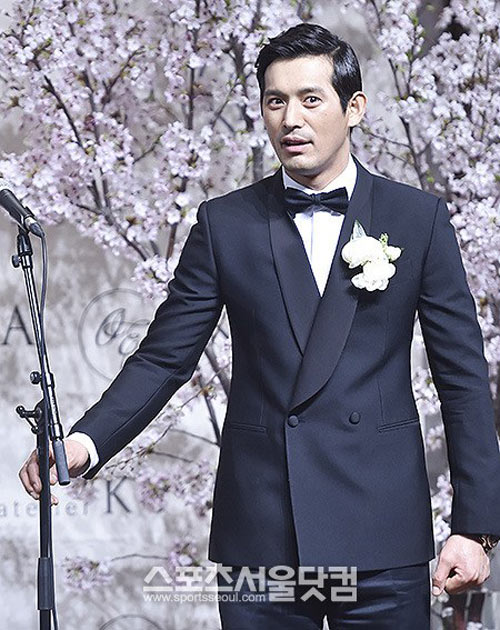 Mỹ nam Oh Ji Ho bật khóc trong ngày cưới - 6