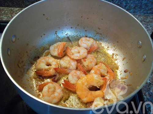 Canh mướp nấu tôm ngọt mát - 3