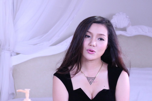 Nathan Lee ngượng ngùng ôm ấp Ngọc Anh - 1