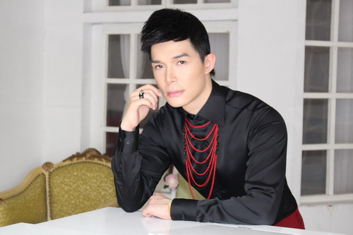 Nathan Lee ngượng ngùng ôm ấp Ngọc Anh - 7