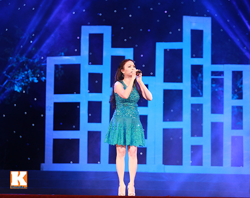 Cẩm Ly bật khóc khi hát về mẹ - 5