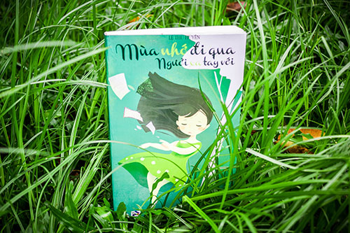 Sách lãng mạn: Mùa nhớ đi qua, người xa tay với - 2