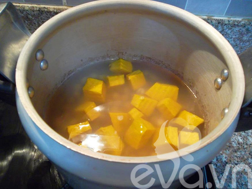 Chè bí đỏ hạt sen thanh mát, giảm mệt mỏi - 4