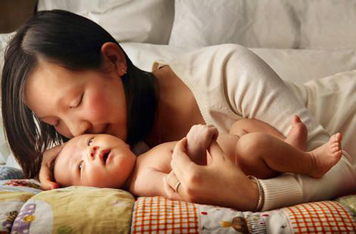 Cấm kỵ sau sinh của mẹ Việt ở TQ - 1