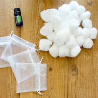 Tẩy trắng ruột gối bị ố vàng siêu nhanh - 9
