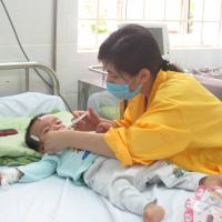 Uống vitamin A giảm 50% tử vong do sởi