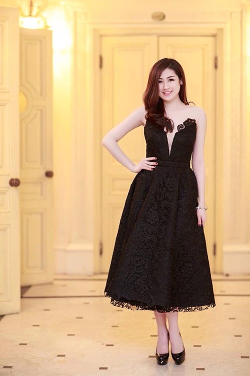 Bộ sưu tập đầm công chúa #039;khủng#039;  của Á hậu Việt - 11