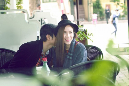 Lưu Hương Giang lại lộ chiếc cằm nhọn hoắt - 8