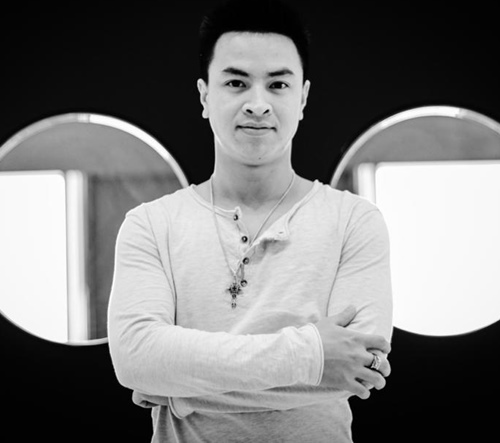 Lộ diện anh trai nam tính của Hồng Quế - 11